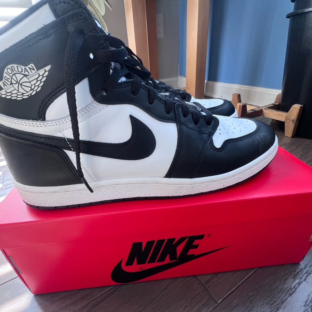 Nike Air Jordan 1 Hi 85
Black / Summit White